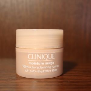 Clinique Moisture Surge